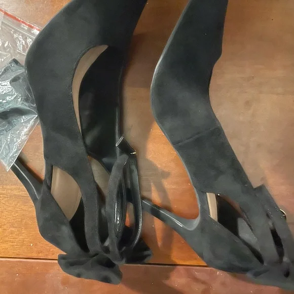 Black Suede Bow Pumps | Women’s Size 10 | Strap & Ribbon Options | Worn - Picture 4 of 7